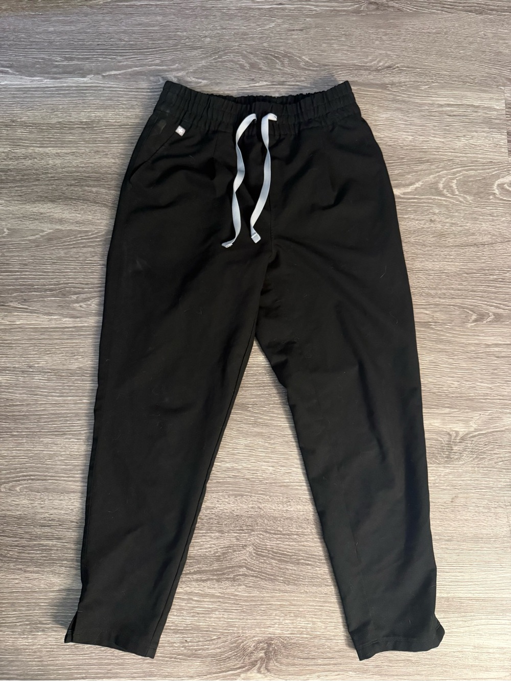Figs Lillie Black Tapered Scrub Pants Medium